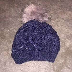 Relaxed sequin beanie with fur topper